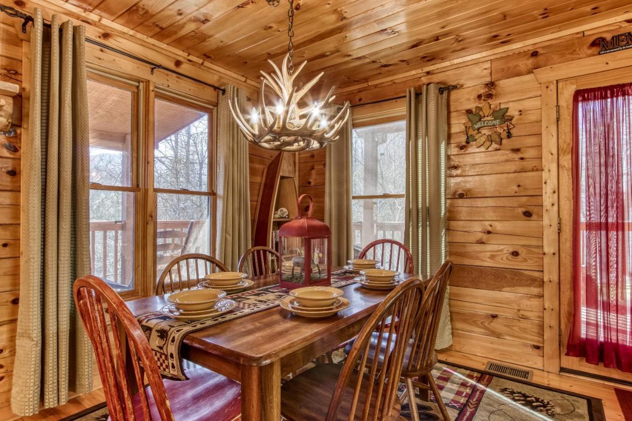 Magical Moments, Hot Tub, Wifi, 1089 Free Tickets Each Paid Day, Dollywood And More Gatlinburg Bagian luar foto