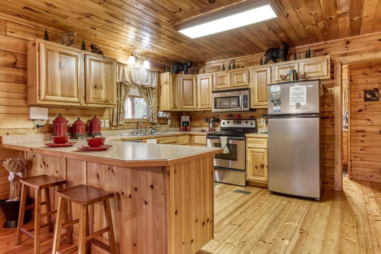 Magical Moments, Hot Tub, Wifi, 1089 Free Tickets Each Paid Day, Dollywood And More Gatlinburg Bagian luar foto