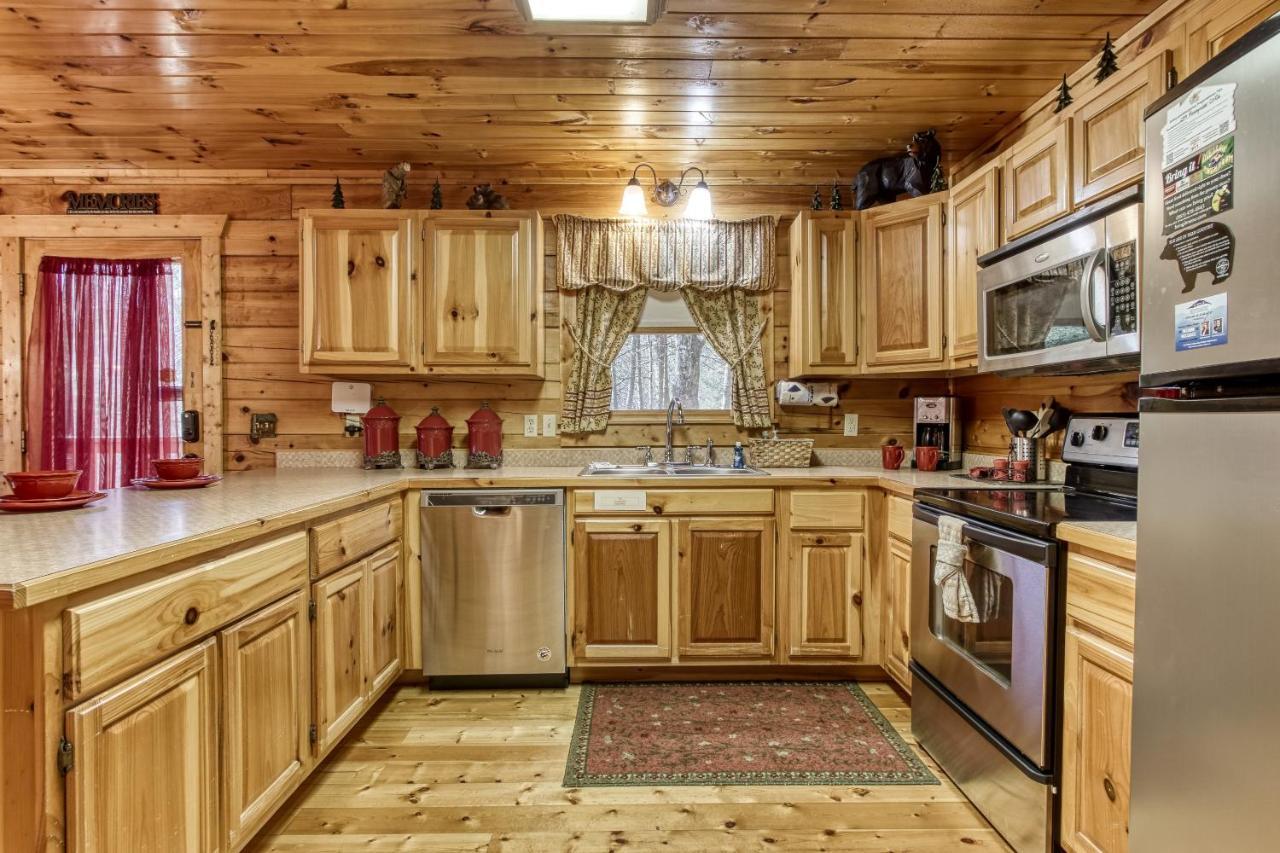 Magical Moments, Hot Tub, Wifi, 1089 Free Tickets Each Paid Day, Dollywood And More Gatlinburg Bagian luar foto