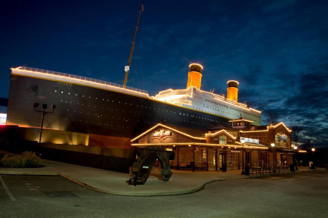 Magical Moments, Hot Tub, Wifi, 1089 Free Tickets Each Paid Day, Dollywood And More Gatlinburg Bagian luar foto