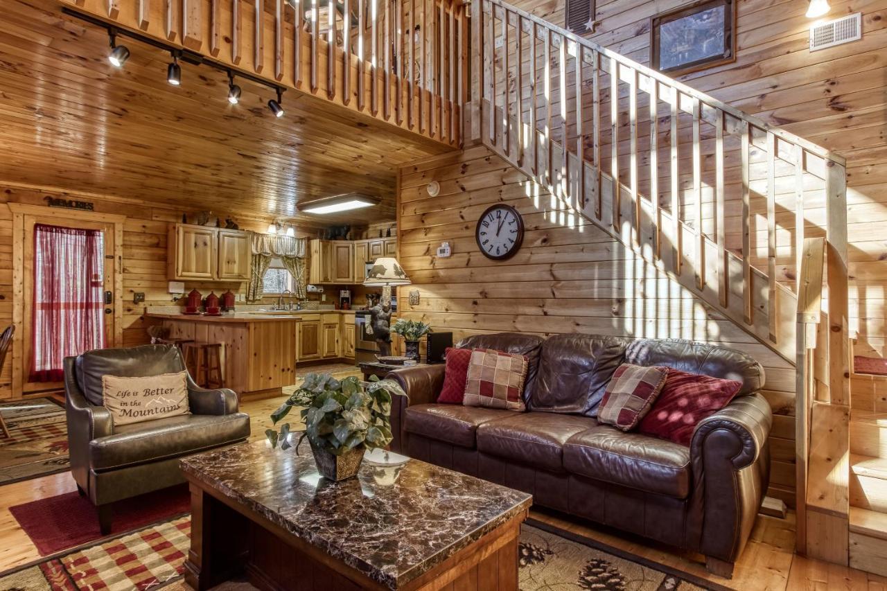 Magical Moments, Hot Tub, Wifi, 1089 Free Tickets Each Paid Day, Dollywood And More Gatlinburg Bagian luar foto
