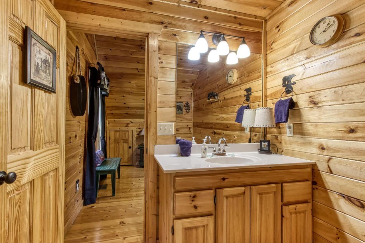 Magical Moments, Hot Tub, Wifi, 1089 Free Tickets Each Paid Day, Dollywood And More Gatlinburg Bagian luar foto