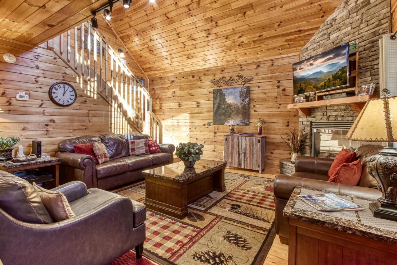 Magical Moments, Hot Tub, Wifi, 1089 Free Tickets Each Paid Day, Dollywood And More Gatlinburg Bagian luar foto