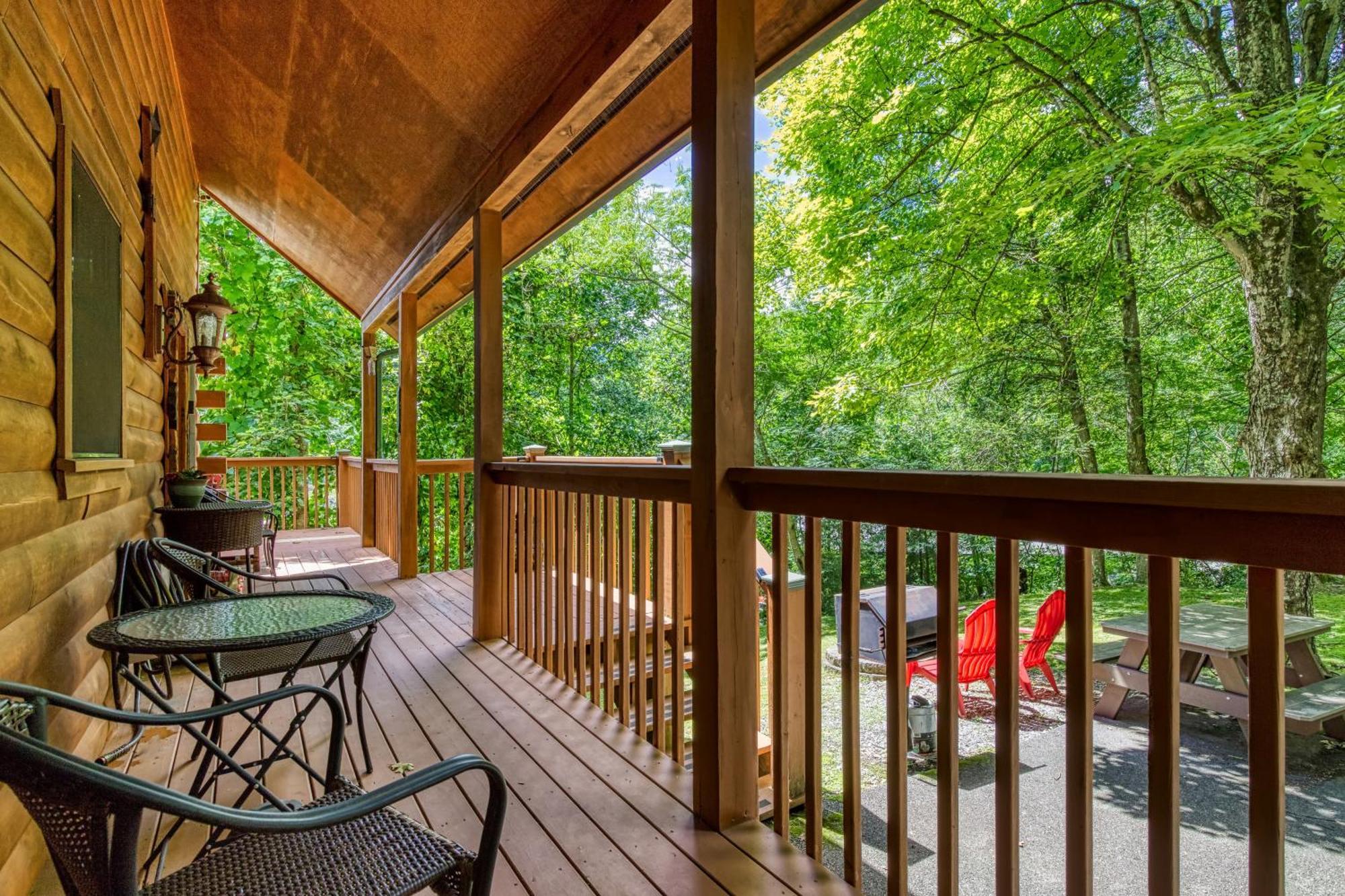 Magical Moments, Hot Tub, Wifi, 1089 Free Tickets Each Paid Day, Dollywood And More Gatlinburg Bagian luar foto