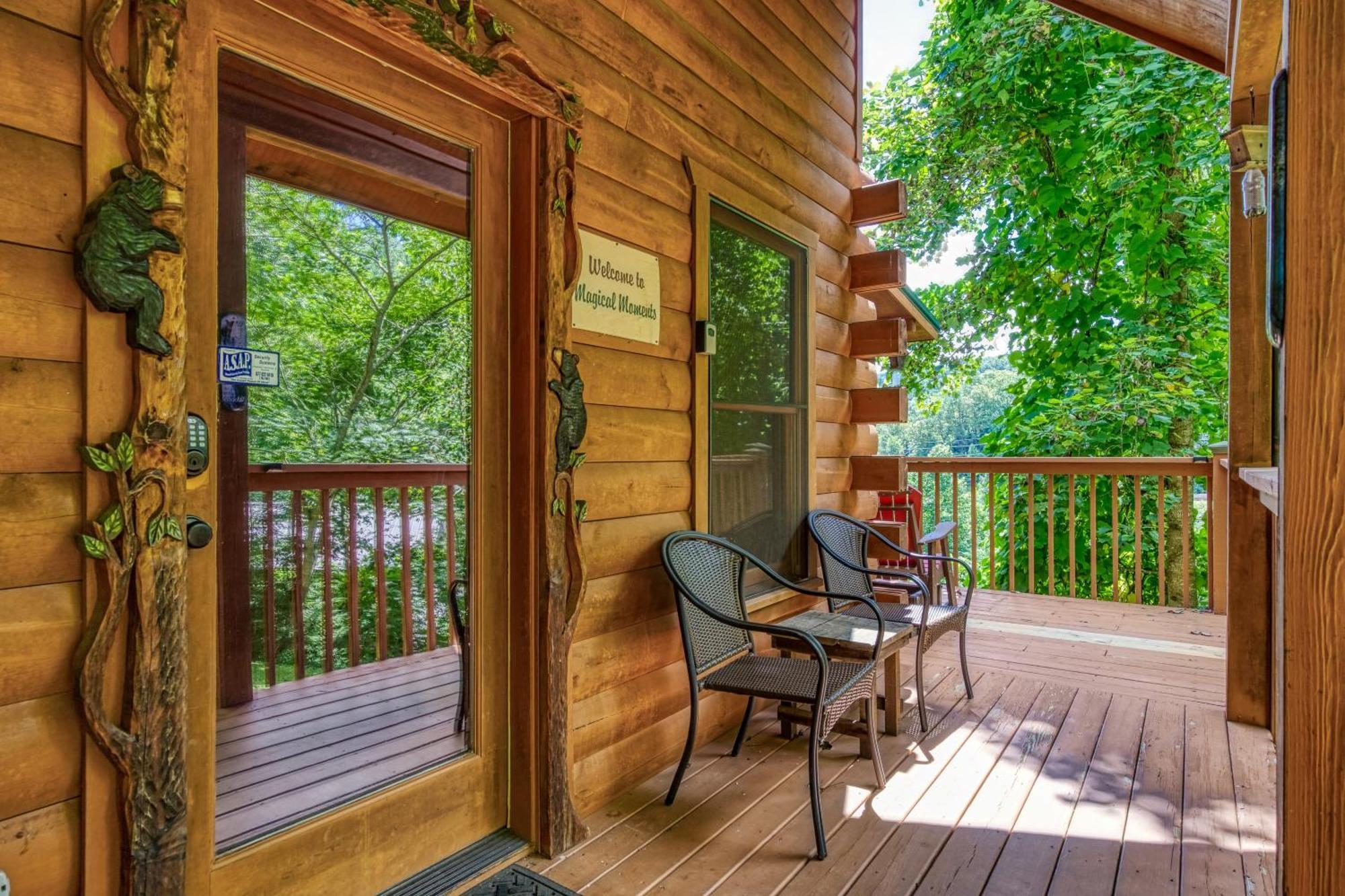 Magical Moments, Hot Tub, Wifi, 1089 Free Tickets Each Paid Day, Dollywood And More Gatlinburg Bagian luar foto