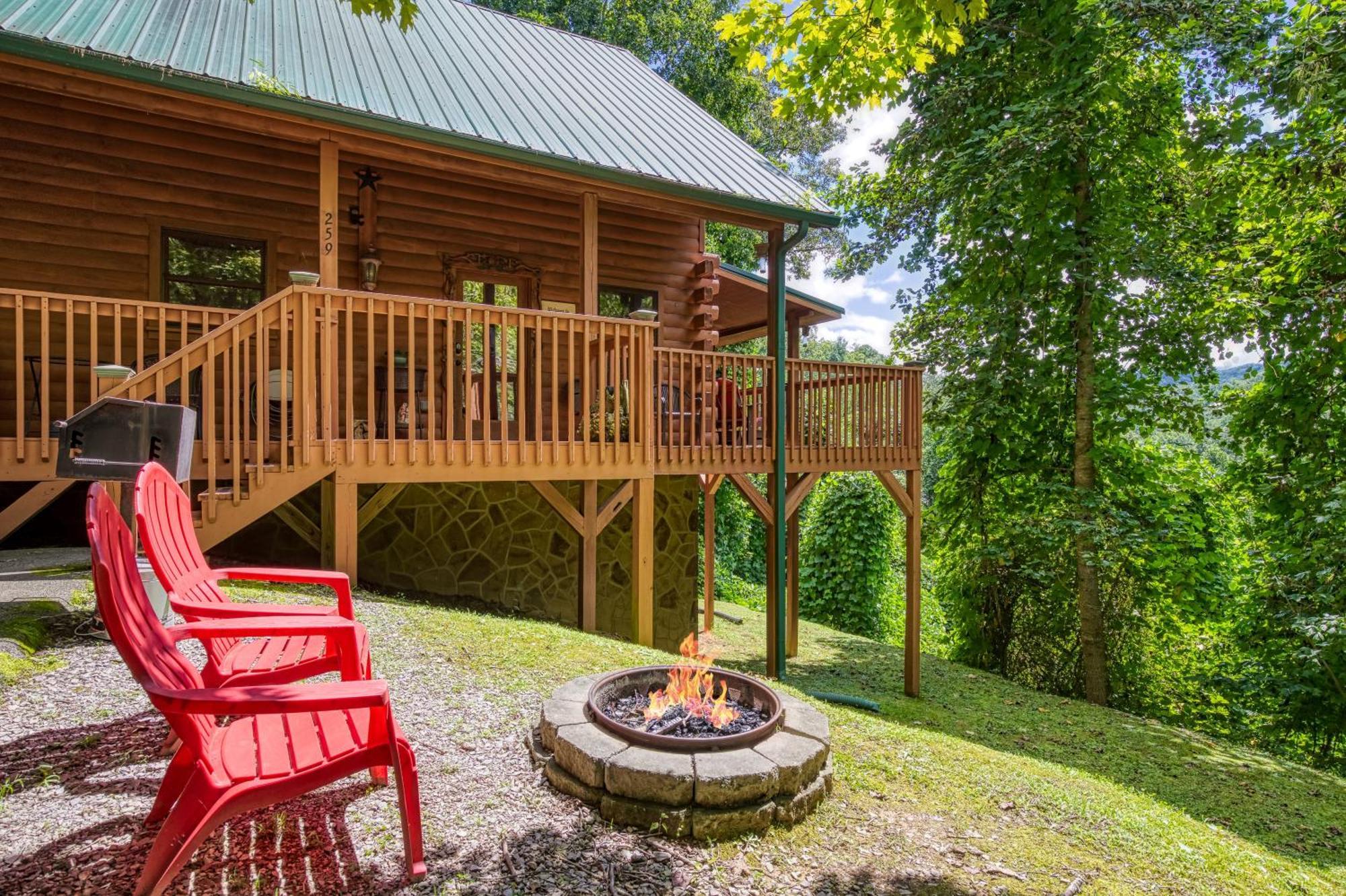 Magical Moments, Hot Tub, Wifi, 1089 Free Tickets Each Paid Day, Dollywood And More Gatlinburg Bagian luar foto